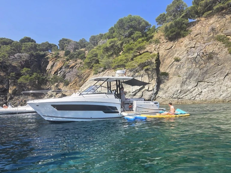 Huur een Jeanneau Cap Camarat 9.0 WA in Empuriabrava