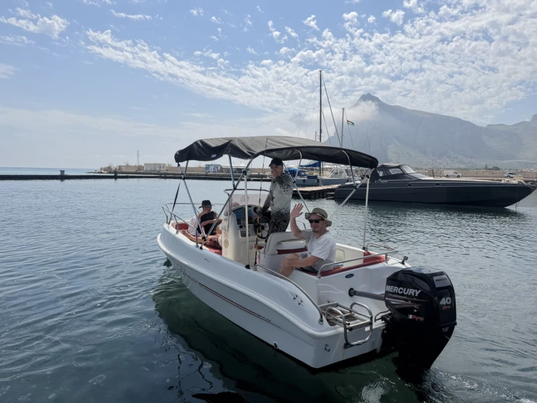 Motorboot te huur in San Vito Lo Capo voor de beste prijs