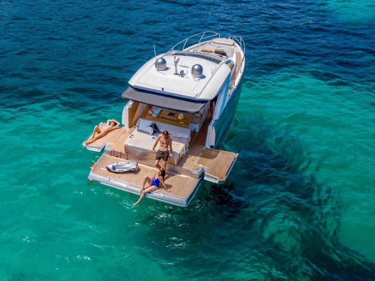 Verhuur Motorboot in Ibiza Town - Jeanneau Jeanneau DB43
