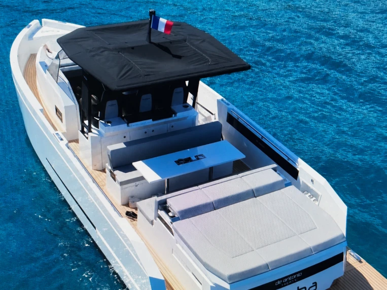 Bootverhuur De Antonio D32 in Bandol via SamBoat