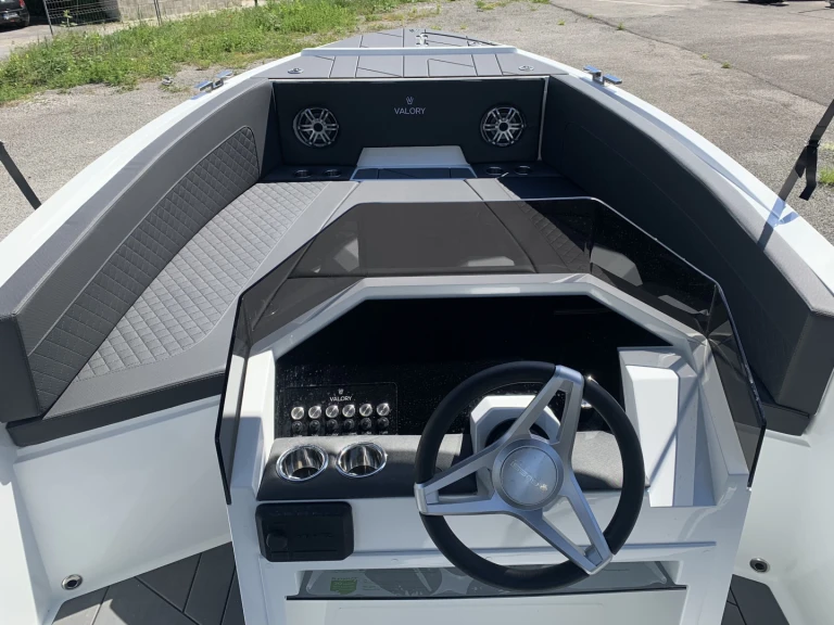 Bootverhuur Valory V620 in Annecy via SamBoat