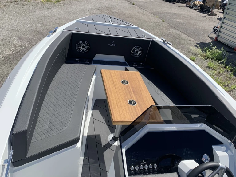 Huur Motorboot met of zonder schipper Valory in Annecy