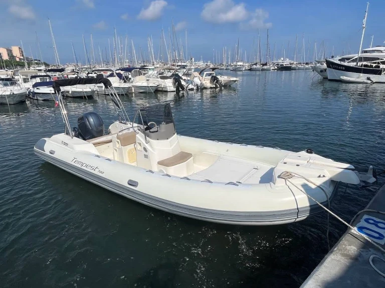 Huur een Capelli Tempest 700 Sun in Golfe-Juan