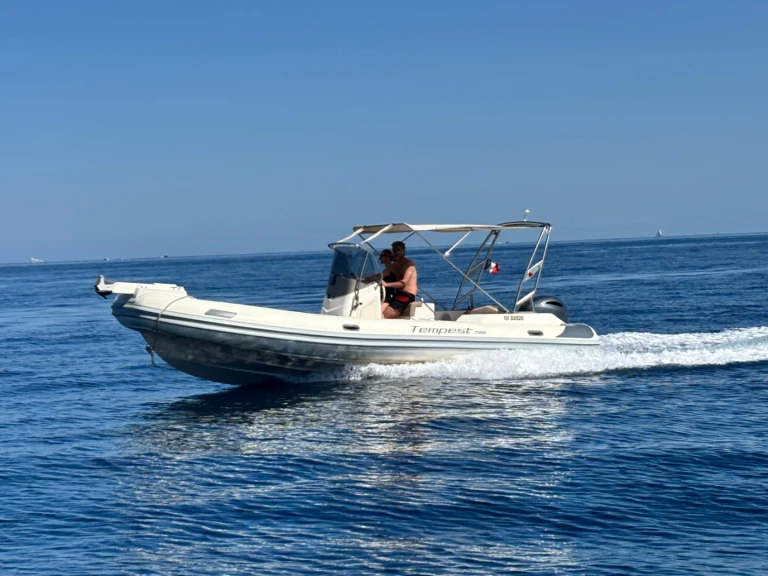 Bootverhuur Capelli Tempest 700 Sun in Golfe-Juan via SamBoat