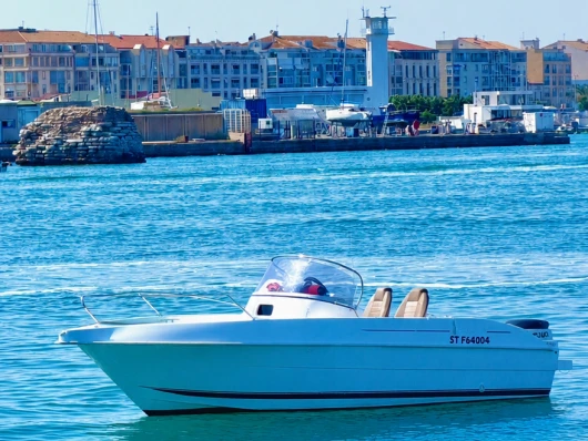 Verhuur Motorboot B2 Marine met vaarbewijs