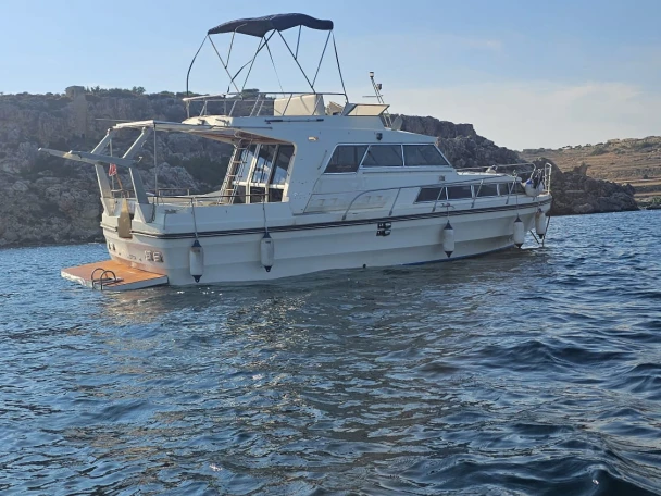Huur een Ferretti Altura 38 Fly in Xemxija