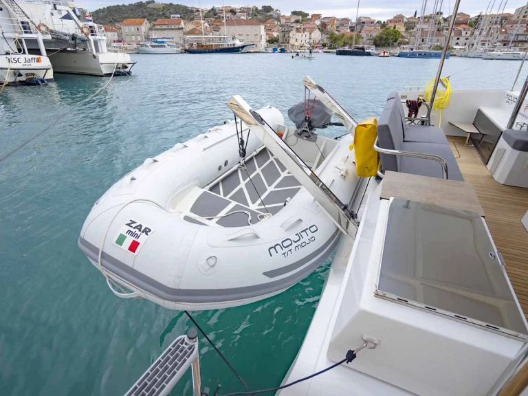 Fountaine Pajot Astrea 42 te huur van particulier of professional in Pula