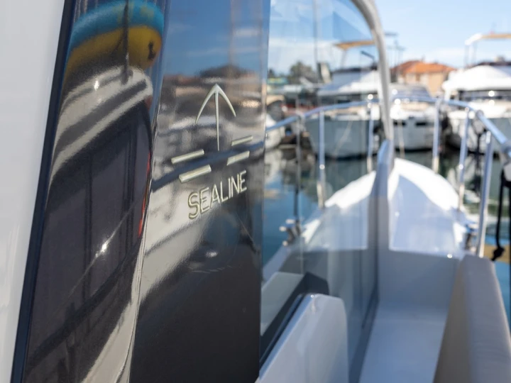 Verhuur Motorboot in Biograd na Moru - Sealine Sealine C335