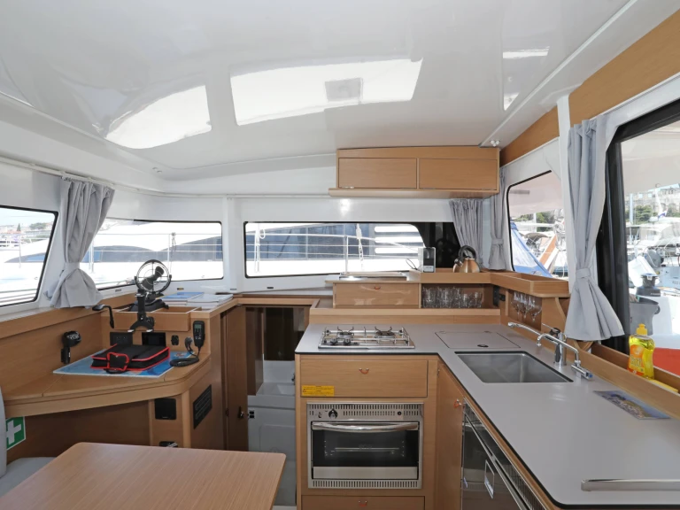 Verhuur Catamaran in Pula - Excess Excess 11