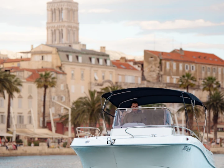 Atlantic open 750 te huur van particulier of professional in Split Port