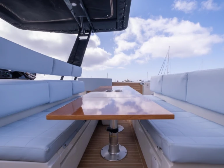 Bootverhuur De Antonio DE ANTONIO YACHTS D34 CRUISER  in Ibiza Town via SamBoat