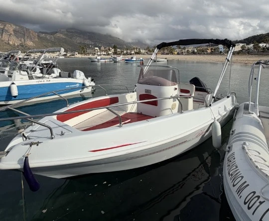 Huur een Blumax open 19 in San Vito Lo Capo