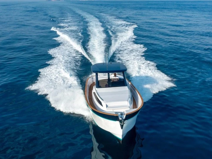 Bootverhuur Apreamare Apreamare Gozzo 35 in Antibes via SamBoat