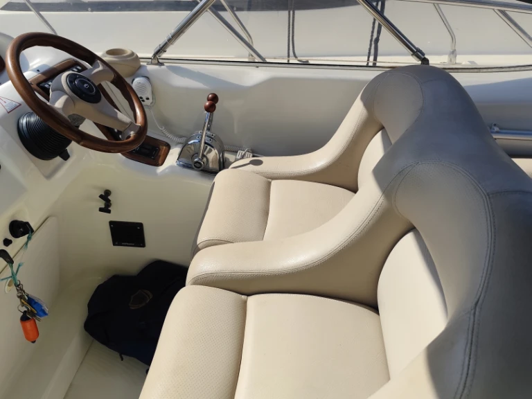 Motorboot te huur in Castellammare di Stabia voor de beste prijs