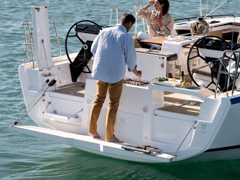 Bootverhuur Bandol goedkoop DUFOUR 37 KA