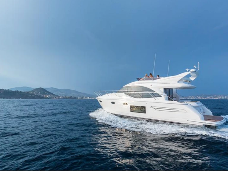 Huur een Princess Princess 49 Fly in Juan-les-Pins