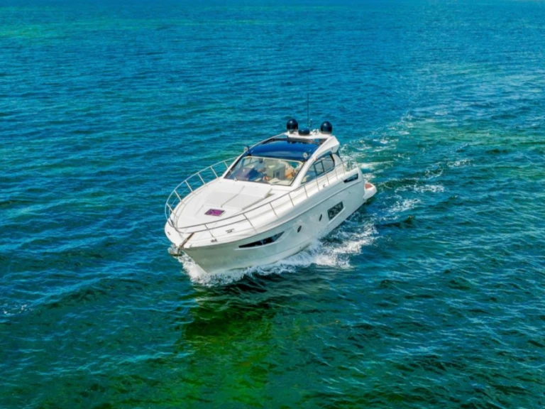 Huur Motorboot met of zonder schipper Azimut in Cannes