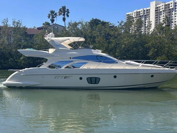 Bootverhuur Azimut Azimut 55 Fly in Juan-les-Pins via SamBoat