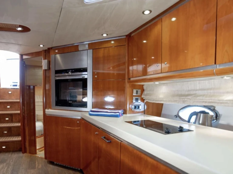 Sunseeker Predator 68 te huur van particulier of professional in Saint-Tropez