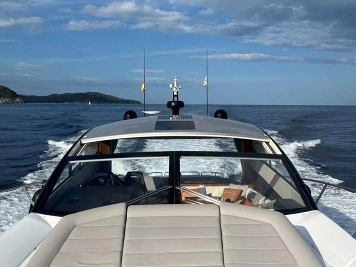 Huur een Sunseeker Predator 57 in Antibes