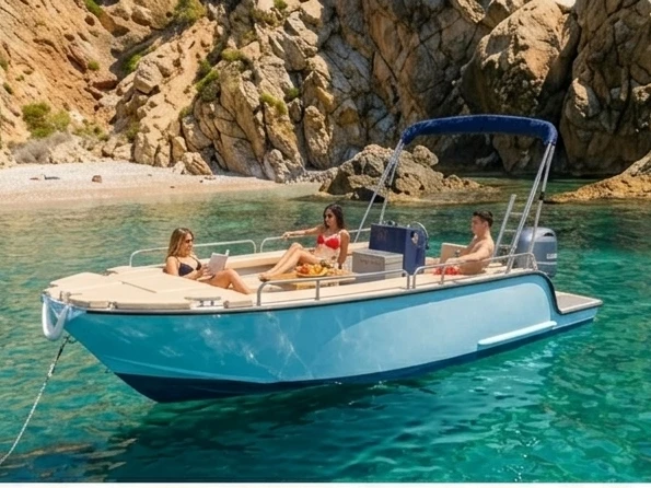 Huur een Moggaro Open 6'50 in Real Club Nautico Denia