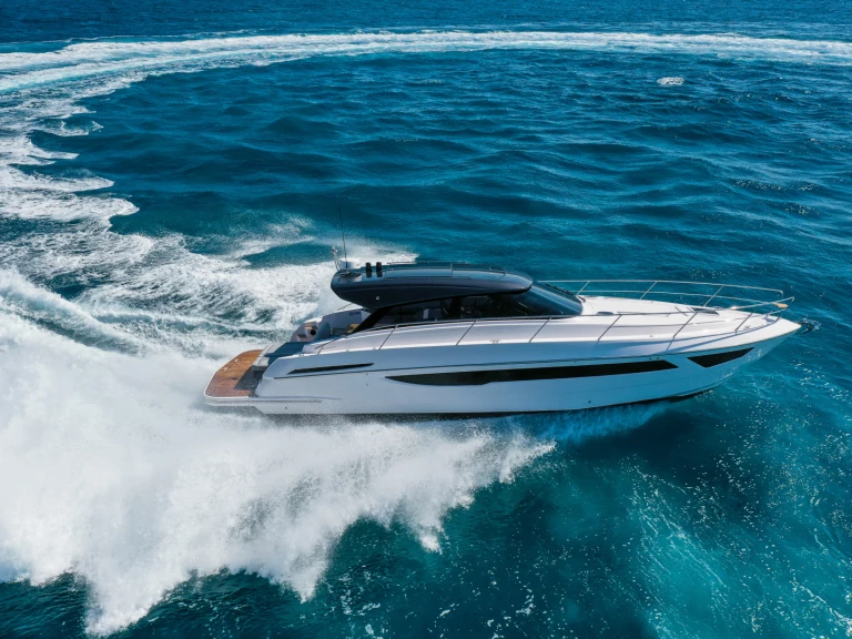 Bootverhuur Focus Power 44 in Saint-Tropez via SamBoat