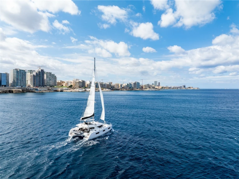 Verhuur Catamaran Lagoon met vaarbewijs