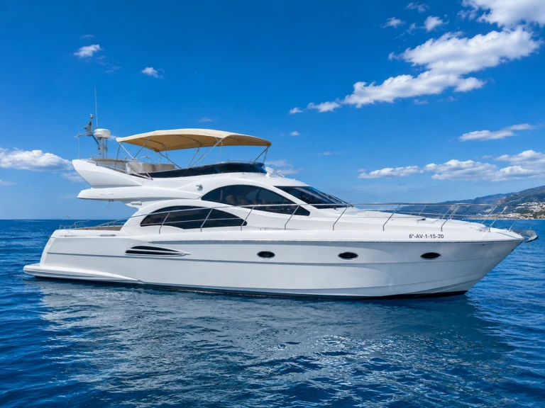 Bootverhuur Puerto Banús goedkoop Astondoa 44 Fly