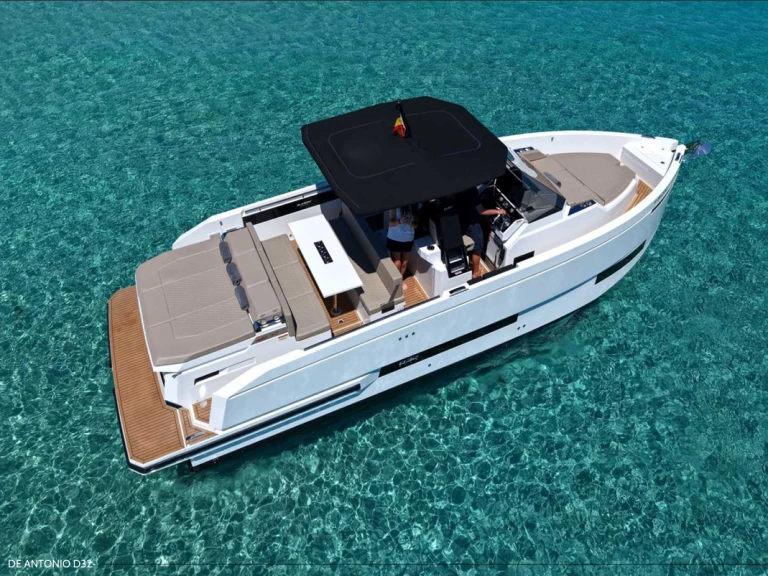 Jachthuur in Ibiza Town - De Antonio D32 via SamBoat