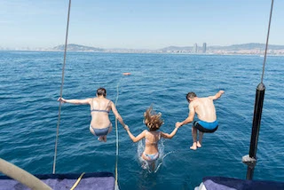 Bootverhuur Barcelona goedkoop Bavaria 49