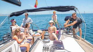 Huur een Bavaria Bavaria 49 in Barcelona