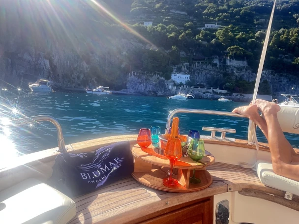 Motorboot te huur in Porto di Salerno voor de beste prijs