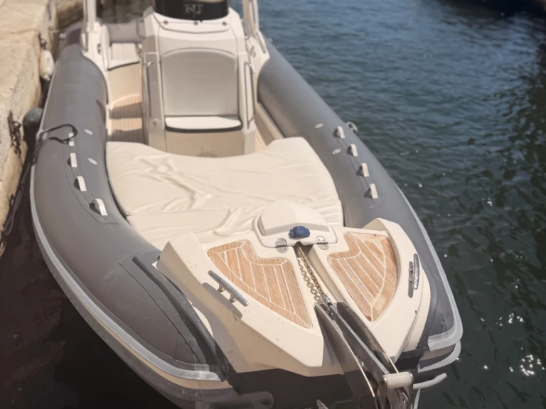 Verhuur Motorboot Nuova Jolly met vaarbewijs
