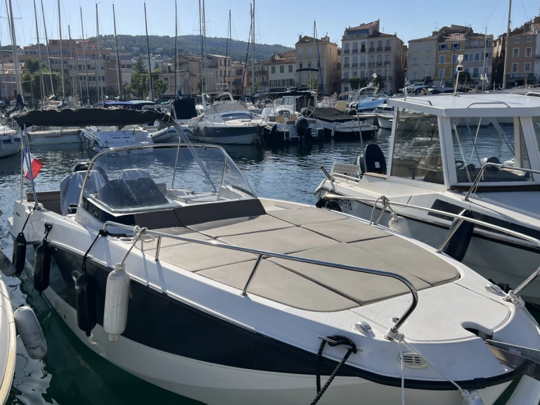 Huur een Quicksilver Activ 755 Sundeck in Port Vieux et Chantiers Navals de La Ciotat