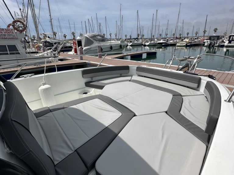Jeanneau Cap Camarat 9.0 CC te huur van particulier of professional in Sitges