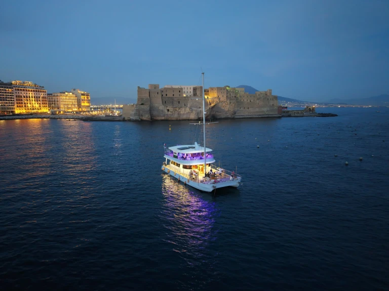 Verhuur Catamaran in Napels - Ozgur ozdemir one off