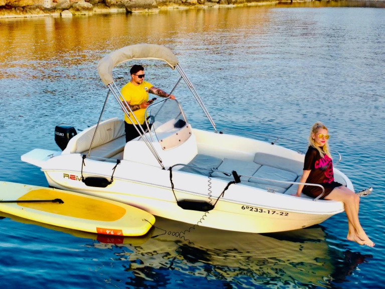 Verhuur Motorboot Remus met vaarbewijs