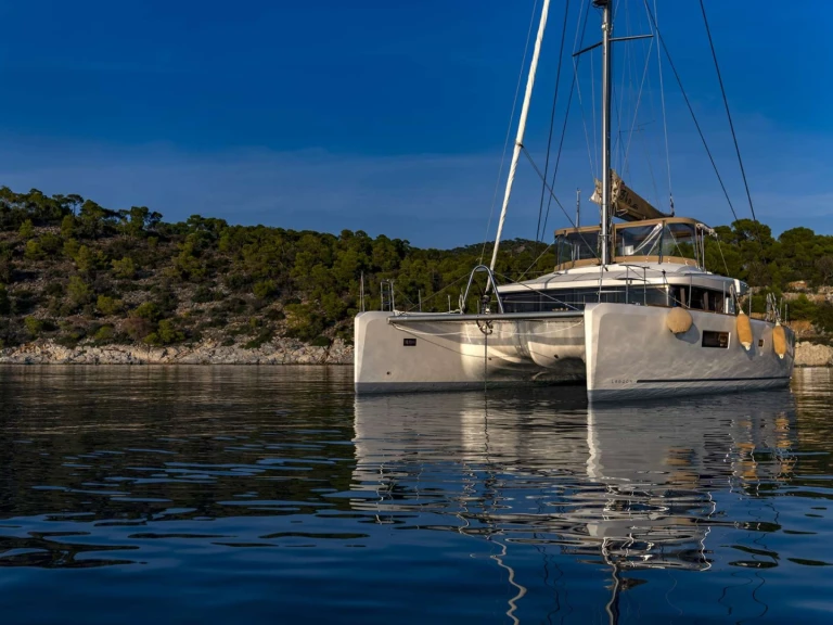Verhuur Catamaran in Toúrlos - Lagoon Lagoon 52 F