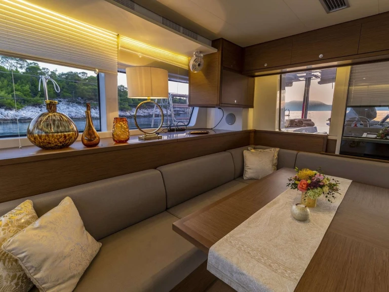 Huur Catamaran met of zonder schipper Lagoon in Toúrlos