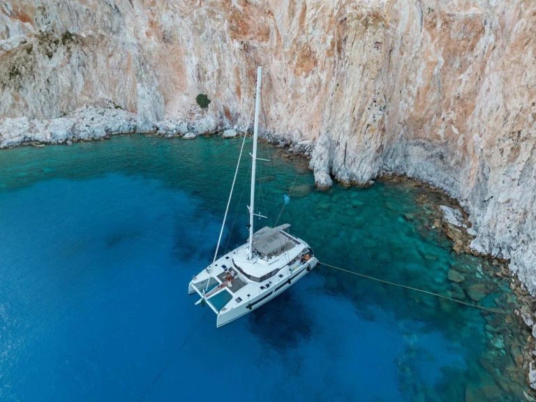 Huur Catamaran met of zonder schipper Fountaine Pajot in Néa Péramos