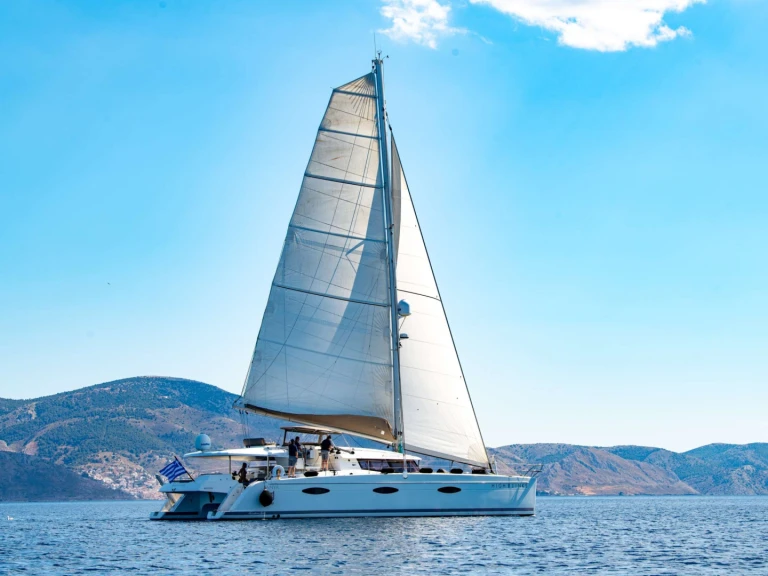 Verhuur Catamaran Fountaine Pajot met vaarbewijs