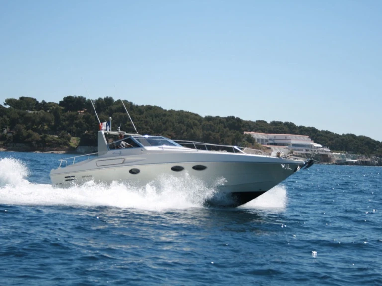 Bootverhuur Porto Pozzo goedkoop Bravo 38 special