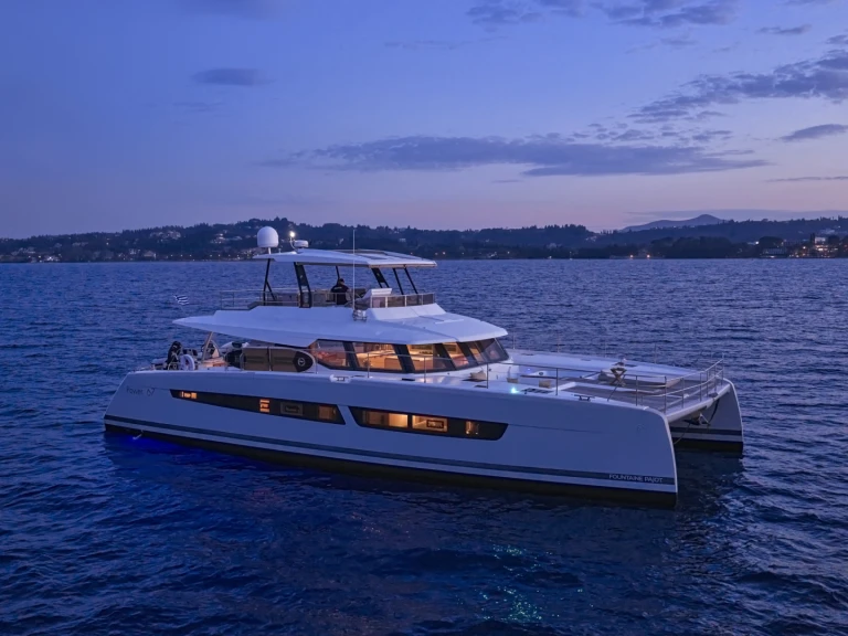 Bootverhuur Gouviá goedkoop Fountaine Pajot Power Alegria 67 (5 cab)