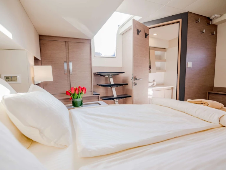 Verhuur Catamaran Fountaine Pajot met vaarbewijs