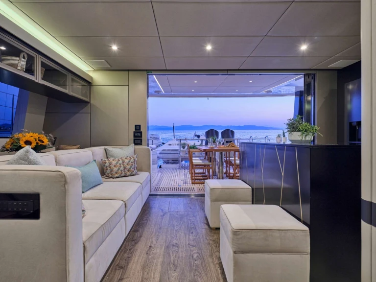 Verhuur Catamaran Sunreef met vaarbewijs