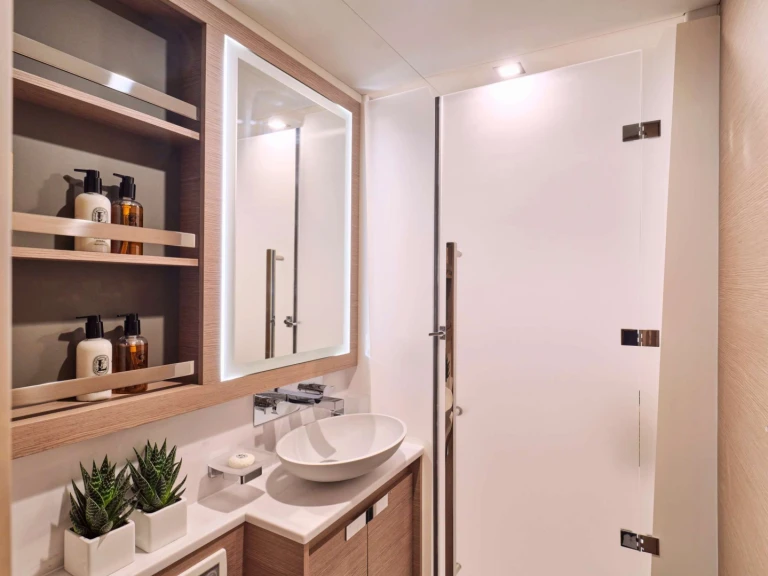 Fountaine Pajot Fountaine Pajot Alegria 67 (5 cab) te huur van particulier of professional in Néa Péramos