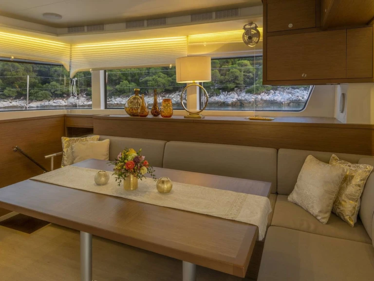 Verhuur Catamaran in Toúrlos - Lagoon Lagoon 52 F