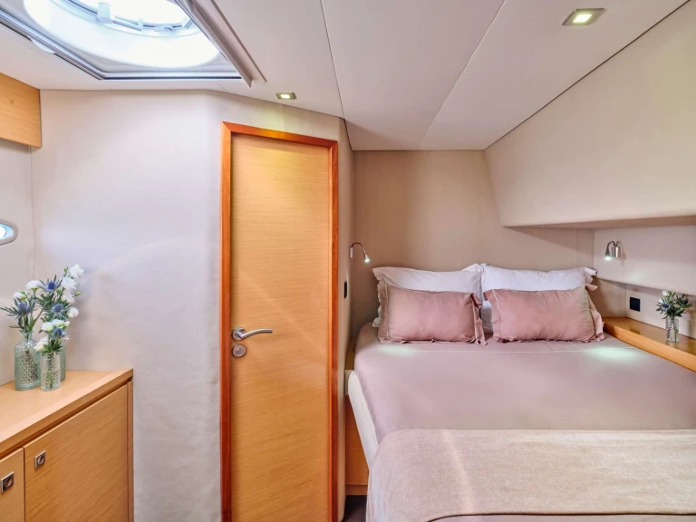 Verhuur Catamaran in Néa Péramos - Fountaine Pajot Fountaine Pajot Sanya 57 (5 cab)
