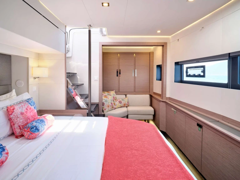 Huur een Fountaine Pajot Fountaine Pajot Alegria 67 (4 cab) in Piraeus