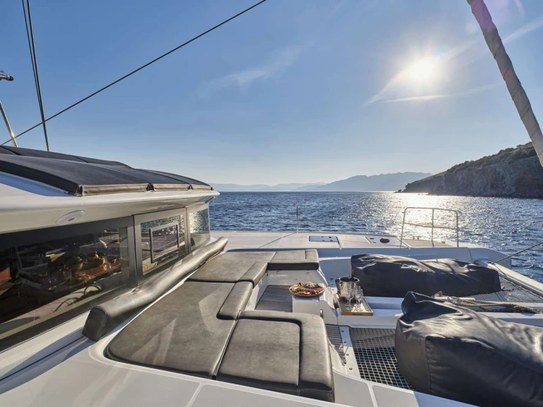 Catamaran te huur in Néa Péramos voor de beste prijs